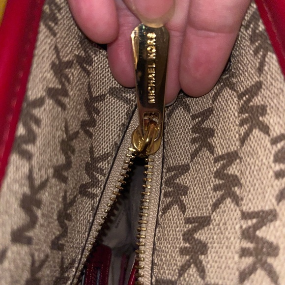 Large Michael Kors Tote Purse - Picture 7 of 15